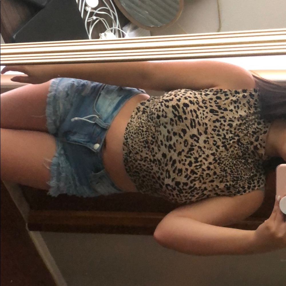 Cheetah print crop top 🐯
